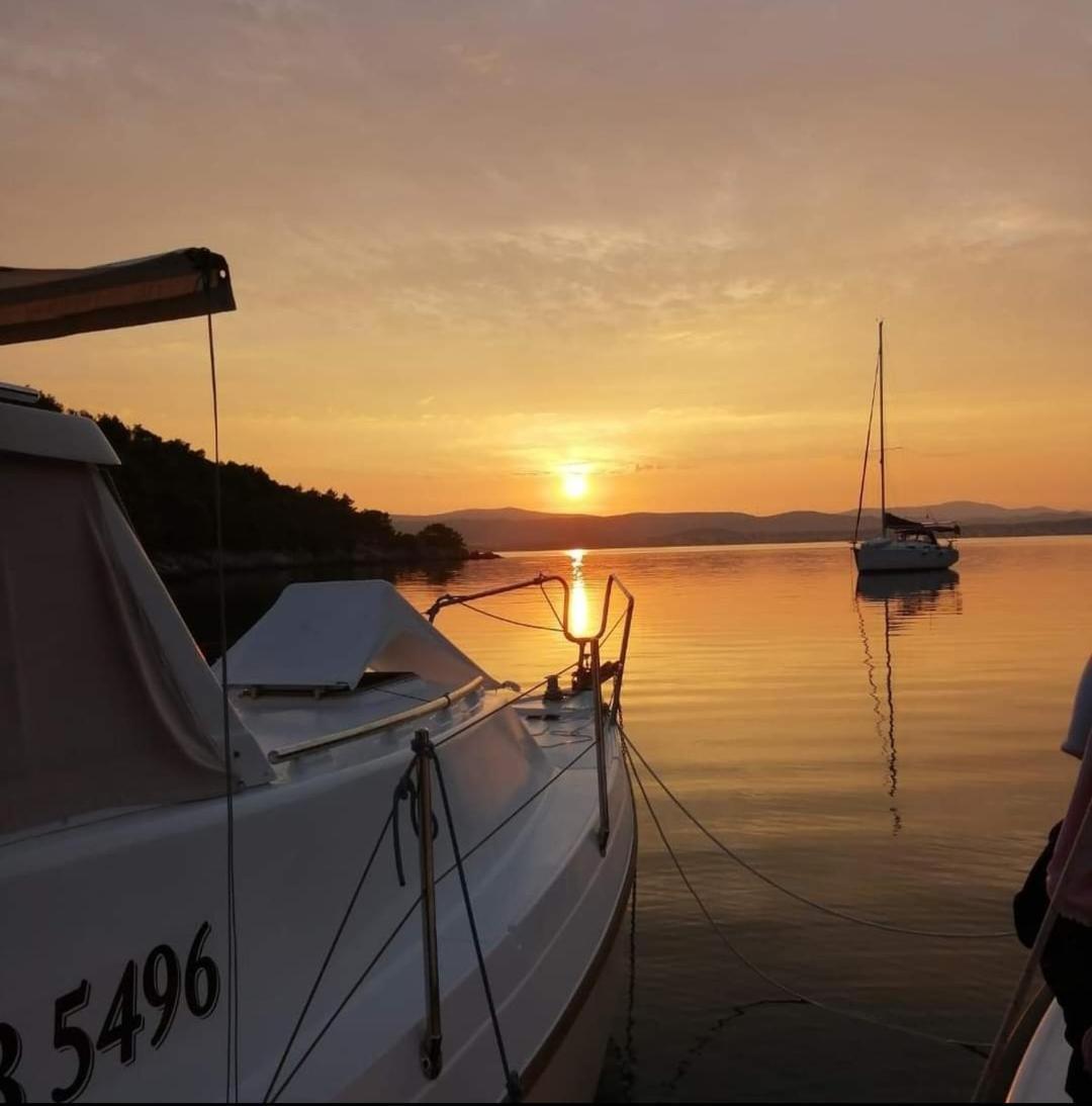 Villa Kuca Za Odmor Eni **** Šibenik Exterior foto